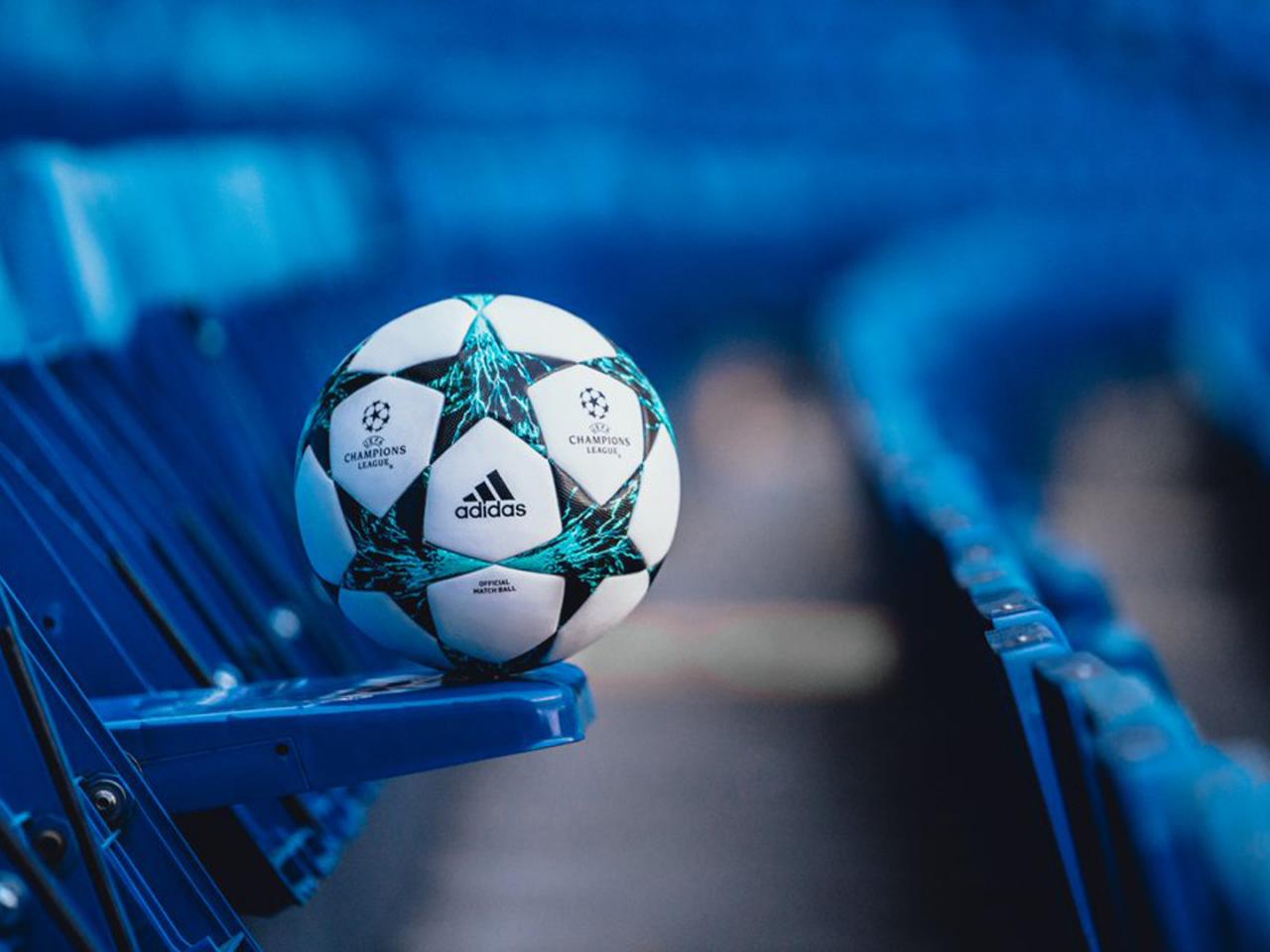 uefa champions league fond d'écran hd,bleu,l'eau,la photographie,ballon de football,sourire