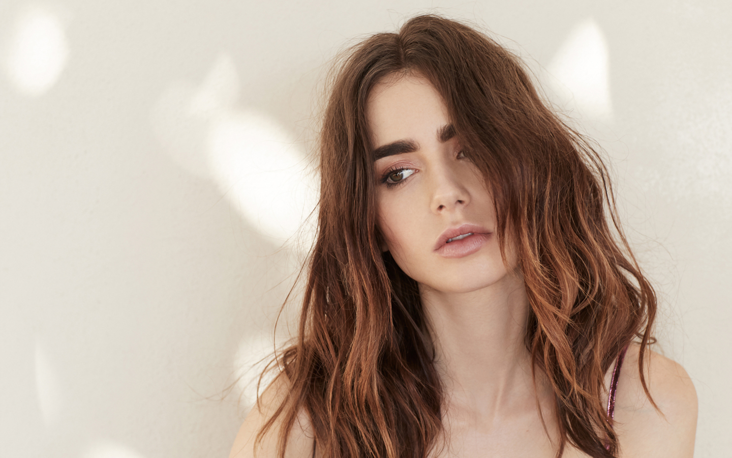 fond d'écran lily collins,cheveux,visage,coiffure,sourcil,lèvre