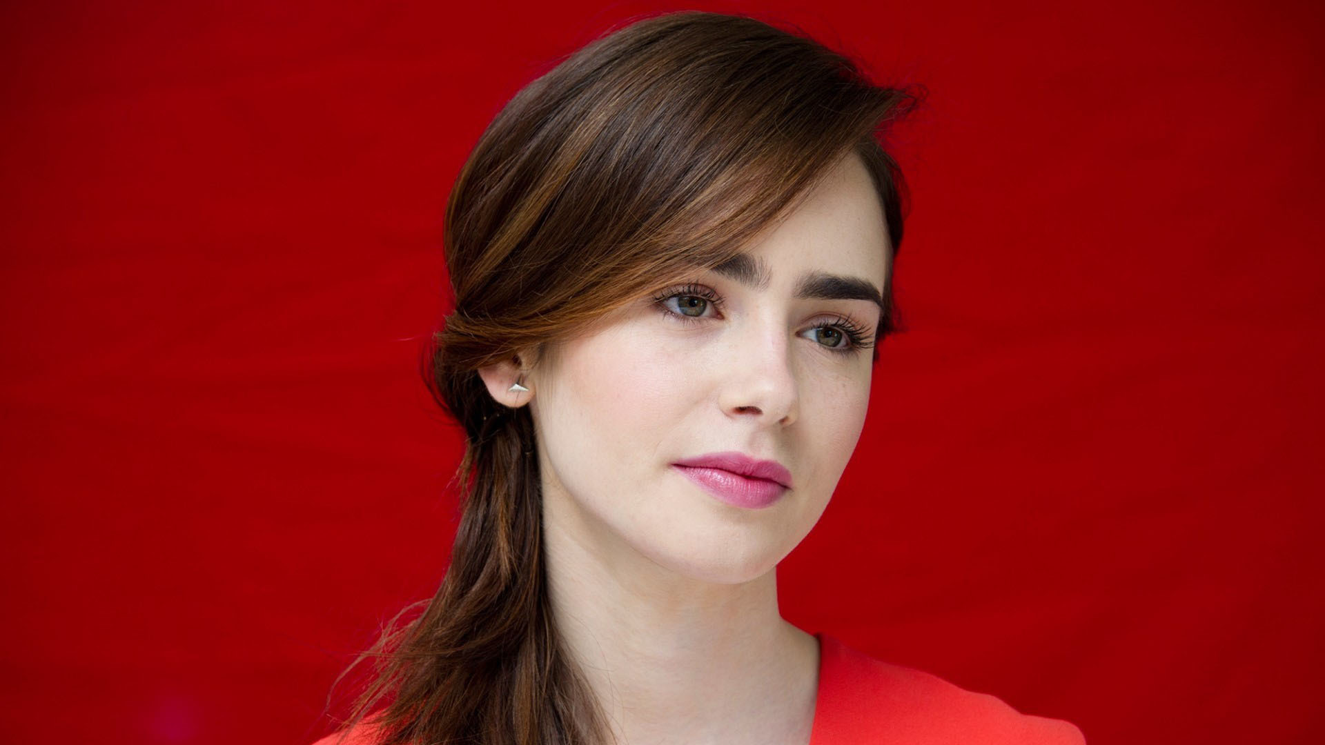lily collins wallpaper,hair,face,hairstyle,chin,eyebrow