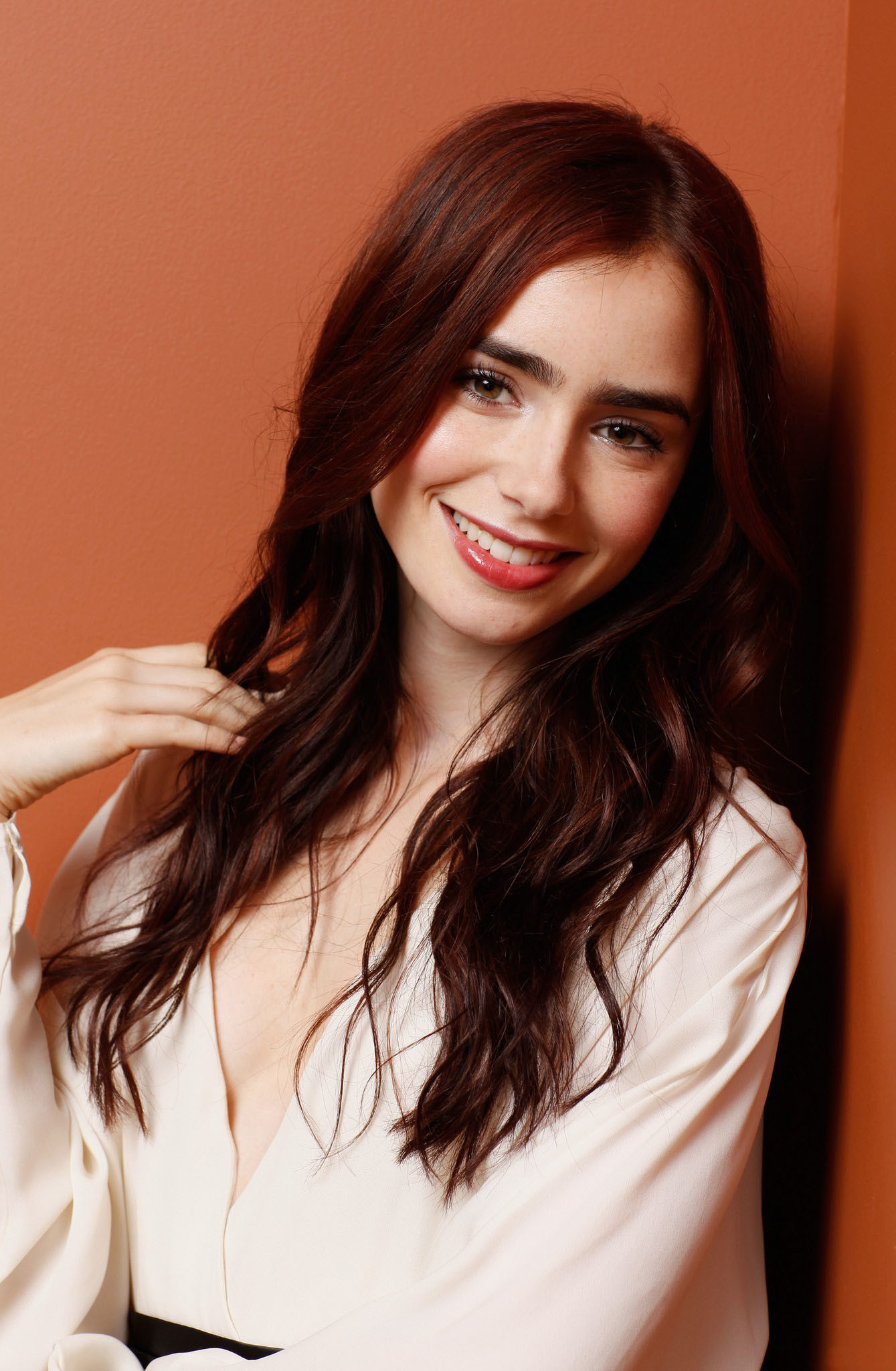 lily collins wallpaper,hair,face,hairstyle,eyebrow,lip