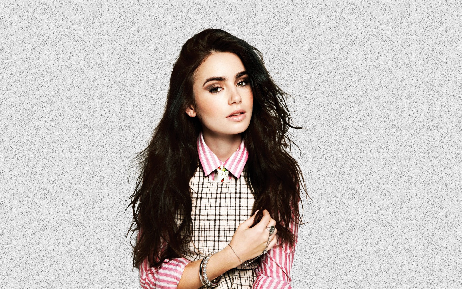 lily collins wallpaper,hair,hairstyle,long hair,beauty,eyebrow