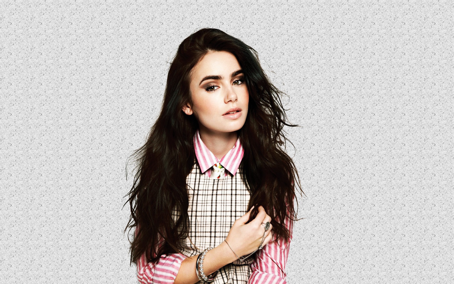 lily collins fondo de pantalla,cabello,peinado,belleza,ceja,cabello negro