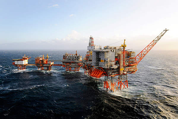 bp wallpaper,vehicle,oil rig,semi submersible,jackup rig,offshore drilling