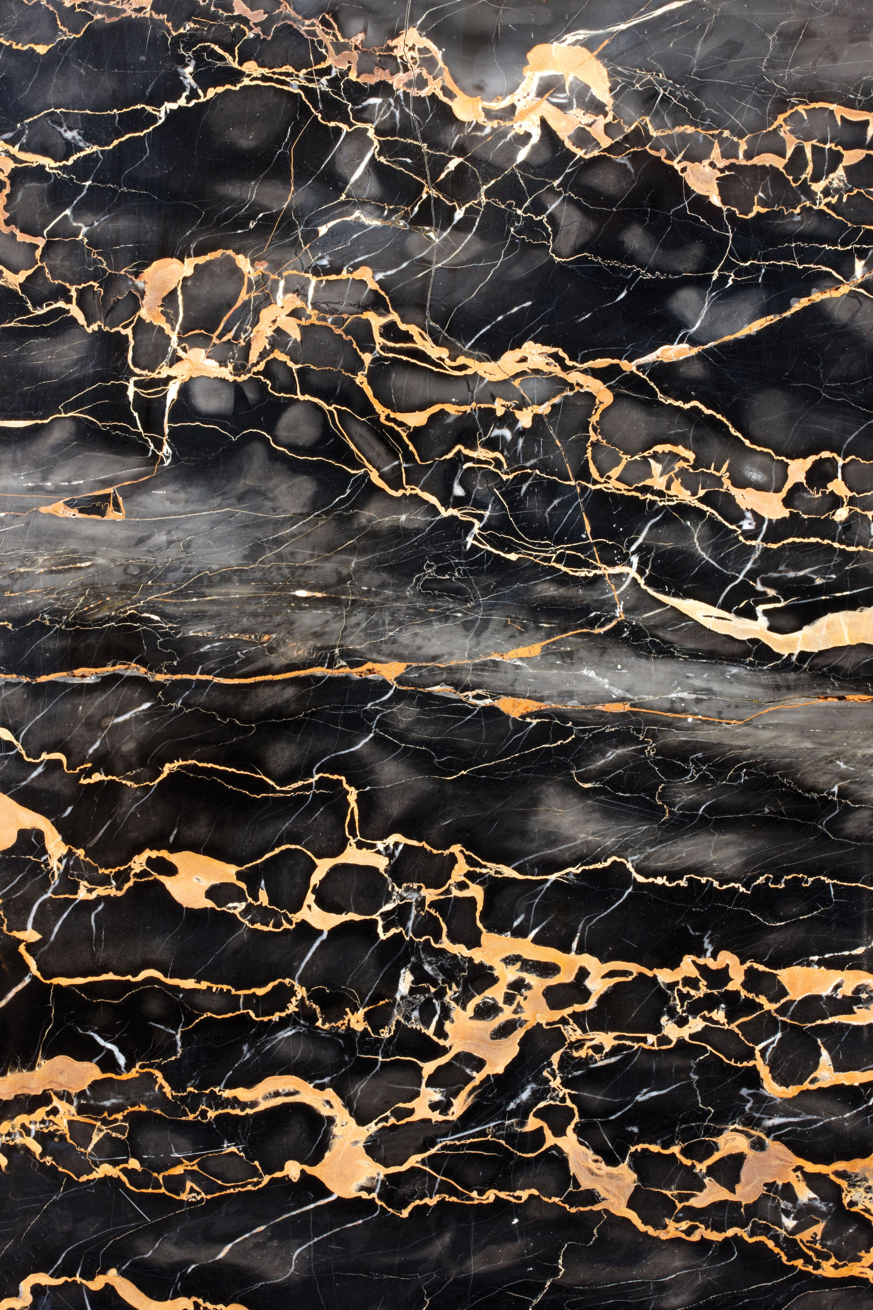 黒と金の大理石の壁紙,黒,水,褐色,空,岩