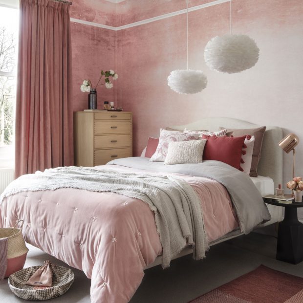 大理石の壁紙の寝室,寝室,ベッド,家具,ベッドシーツ,ピンク