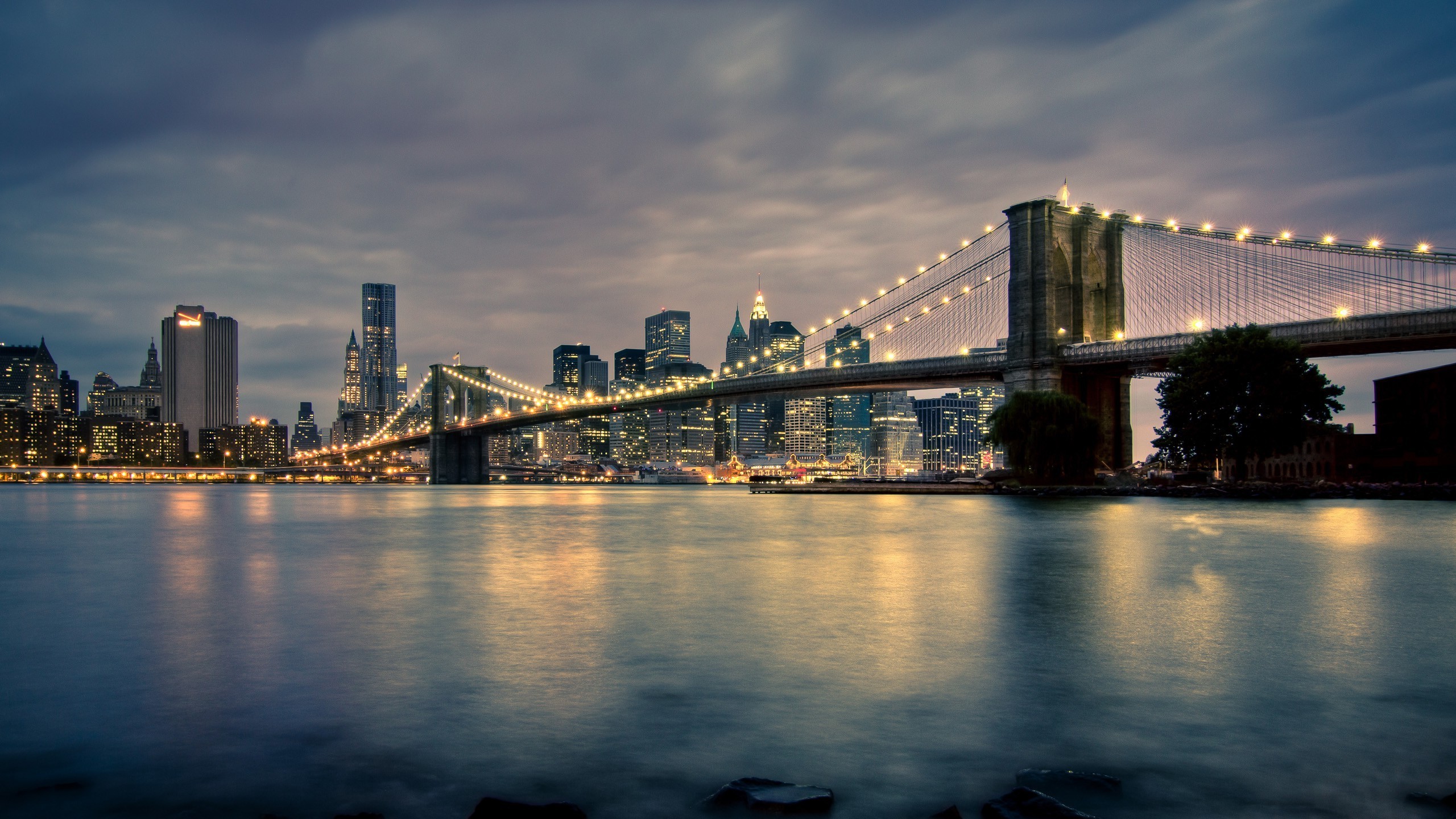 papier peint pont de brooklyn,ciel,paysage urbain,ville,zone métropolitaine,horizon