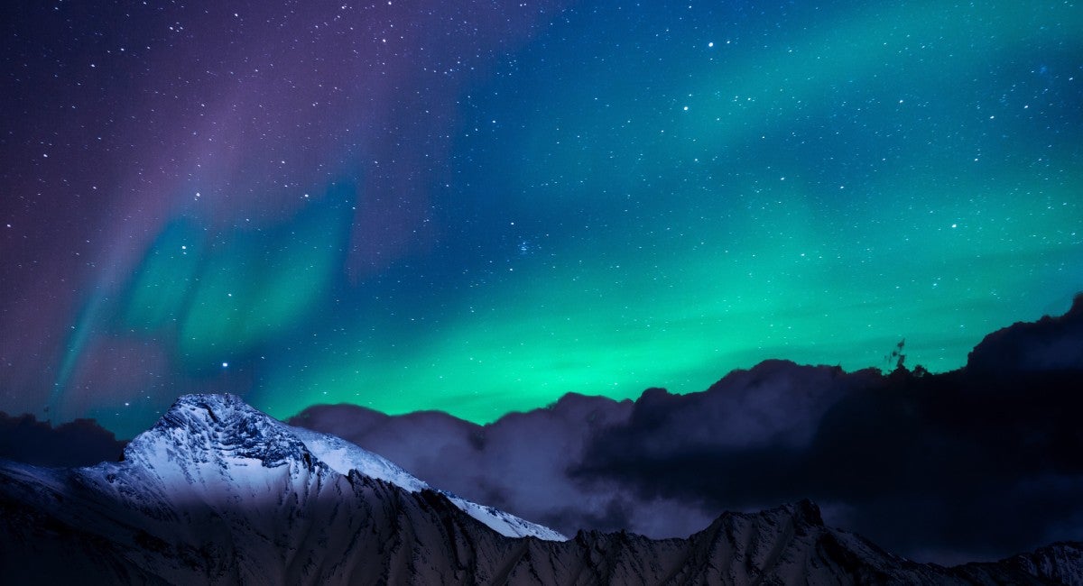 aurores boréales fond d'écran hd,ciel,aurore,la nature,atmosphère,nuit