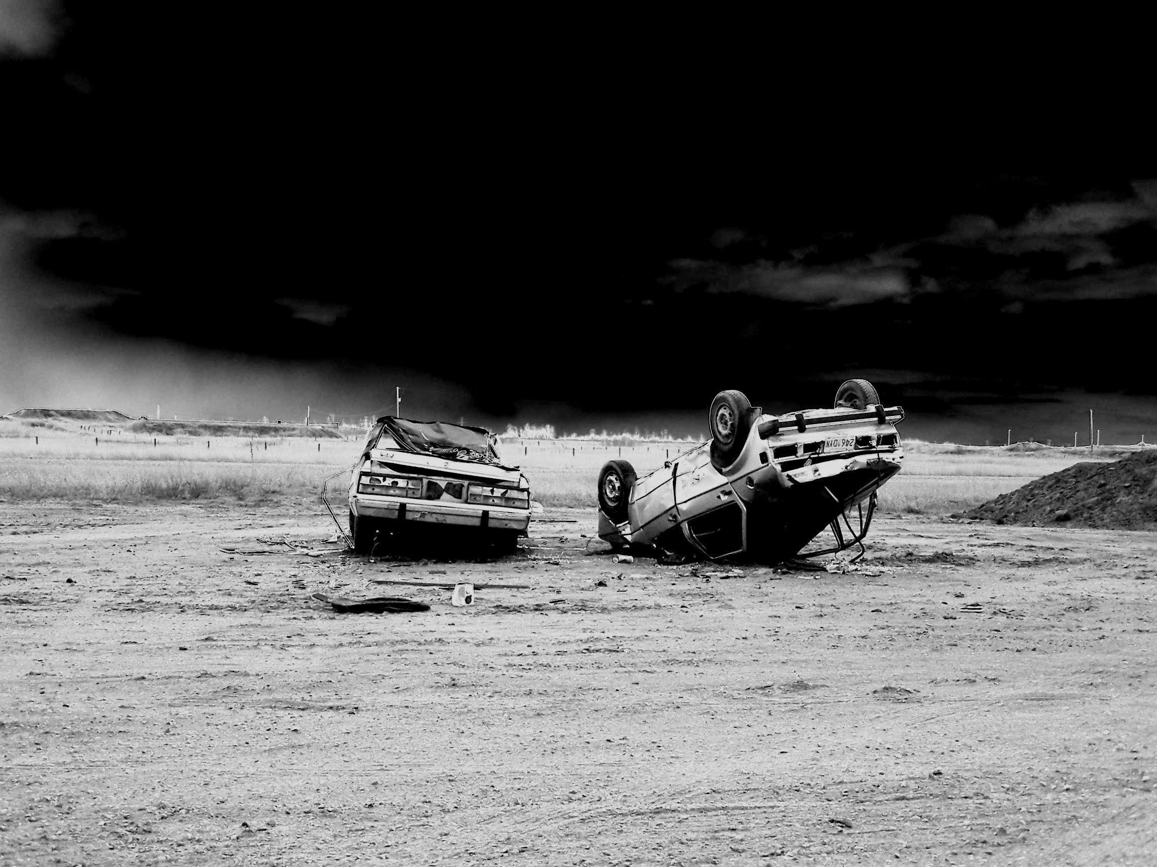 accidente automovilístico,transporte de agua,vehículo,barco,en blanco y negro,monocromo