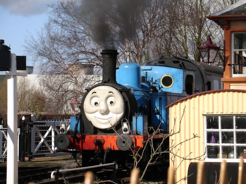 thomas le tank fond d'écran,véhicule terrestre,train,véhicule,thomas le moteur du réservoir,machine à vapeur