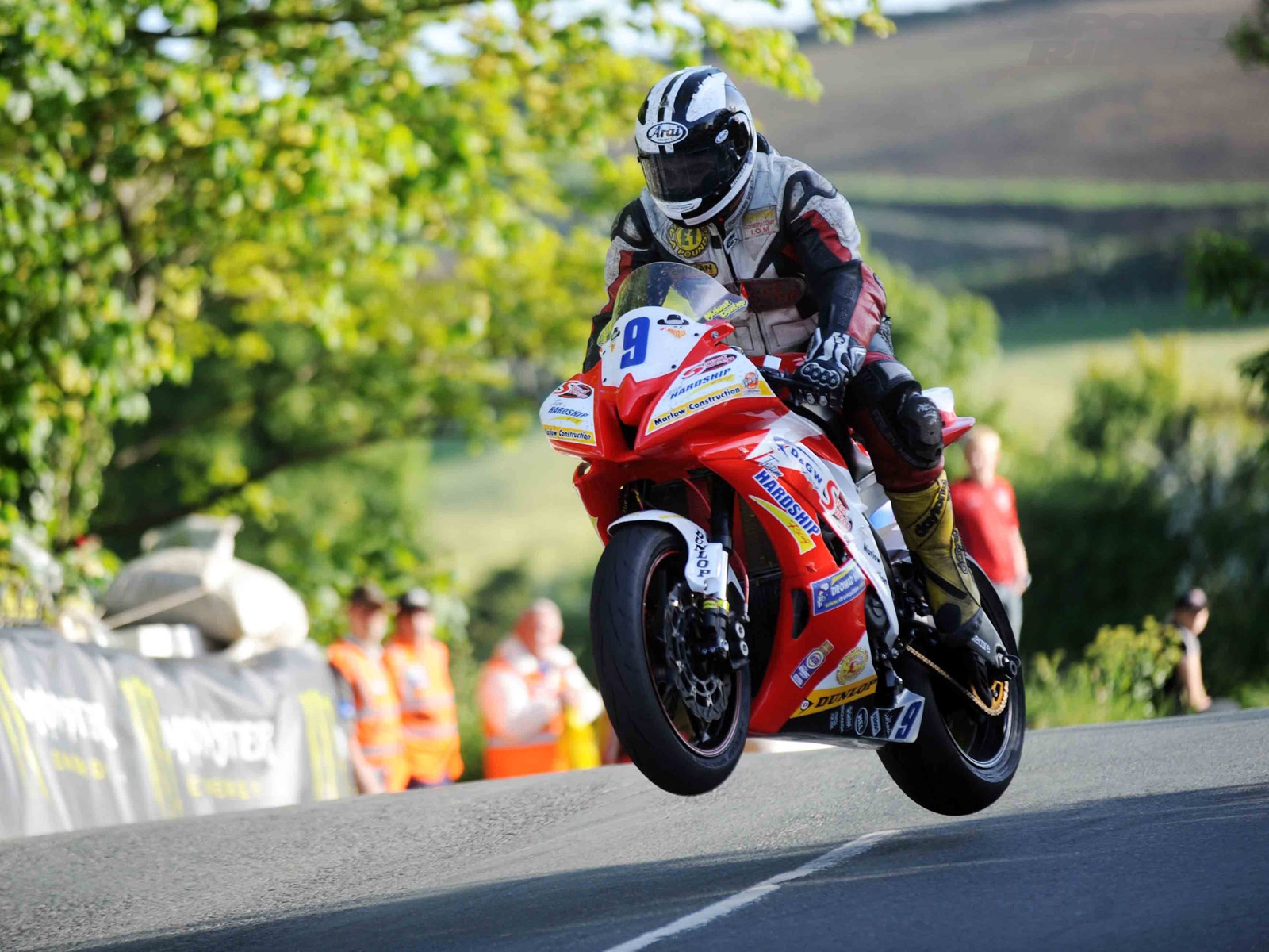 Motorbike Wallpapers 03 1600 X 1200 - Isle Of Man Tt 2010- WallpaperUse
