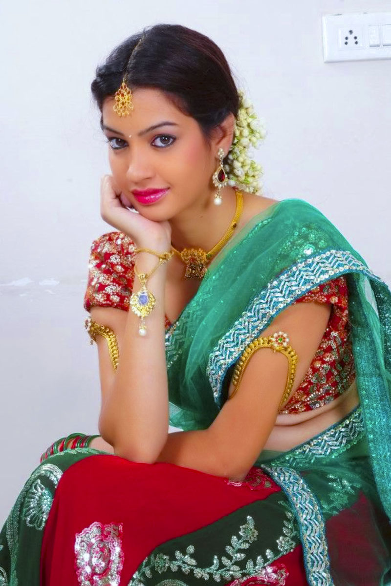 south indian actress wallpaper,sari,clothing,green,photo shoot,pink
