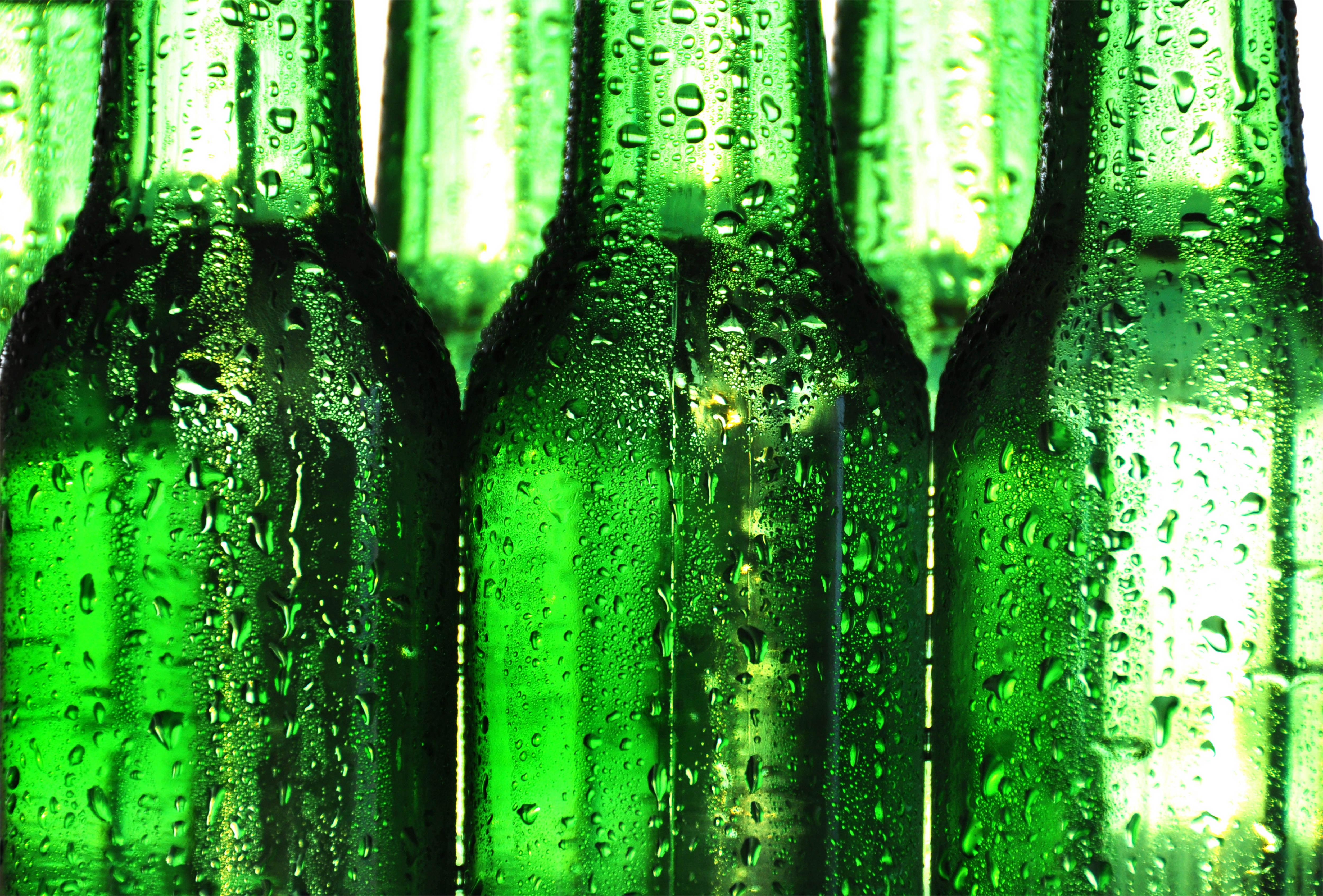 fond d'écran de bouteille,bouteille,bouteille en verre,vert,bouteille de bière,boisson
