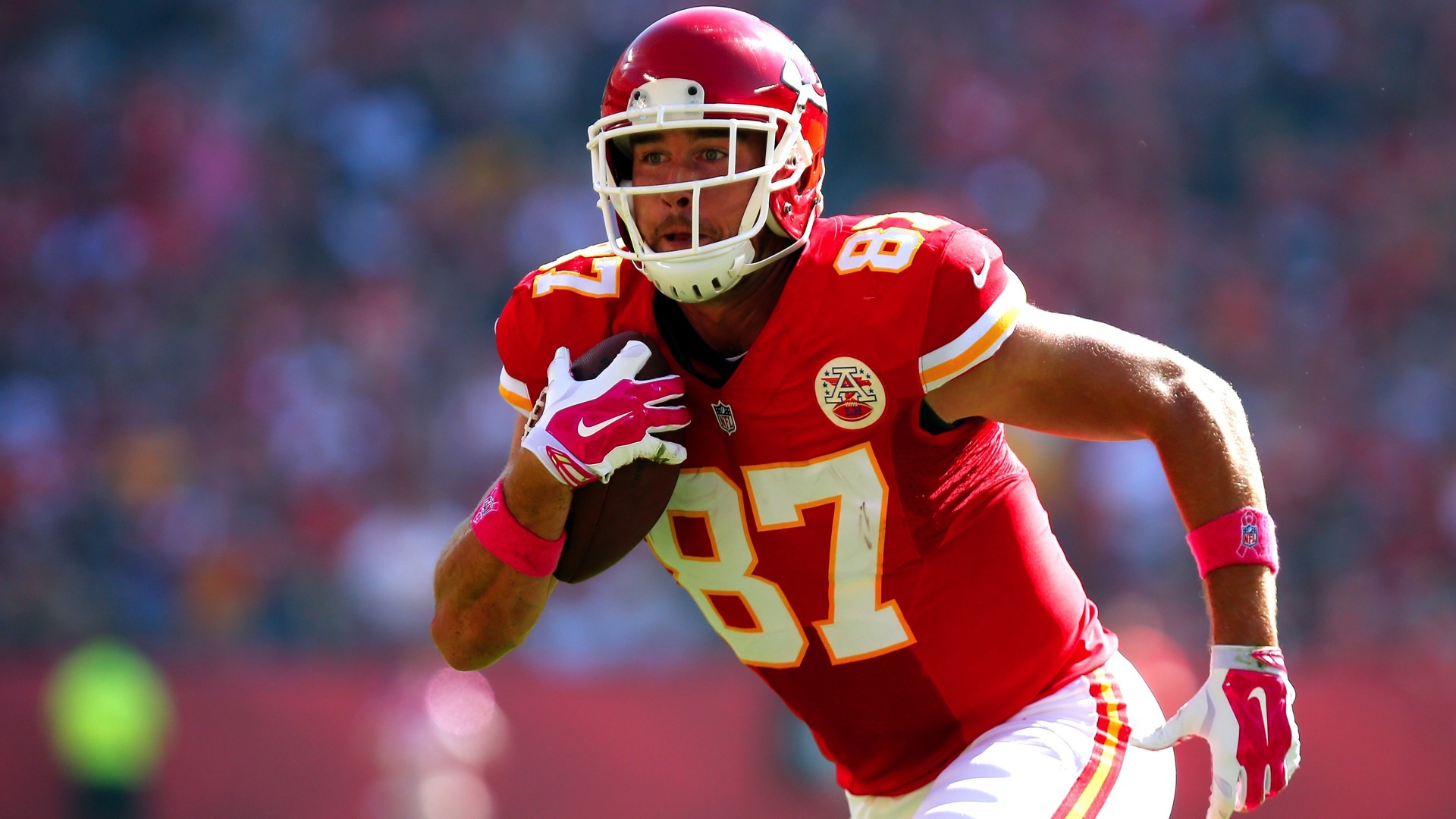 travis kelce fond d'écran,joueur,équipement de sport,des sports,casque,football de gril