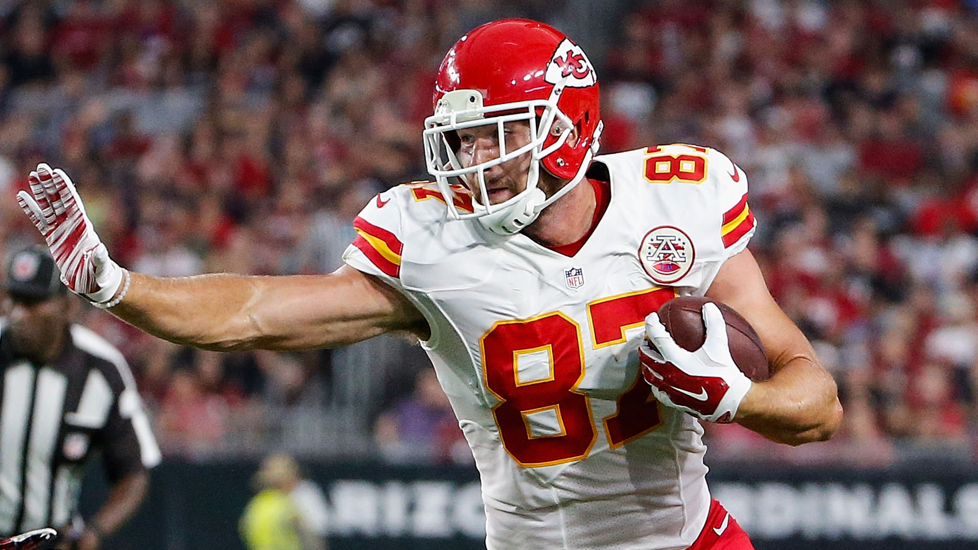 travis kelce wallpaper,spieler,sportausrüstung,sport,helm,sportausrüstung