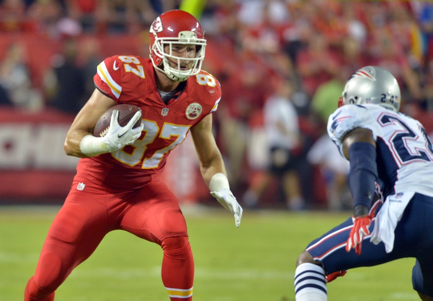 travis kelce fond d'écran,joueur,équipement de sport,des sports,football de gril,casque