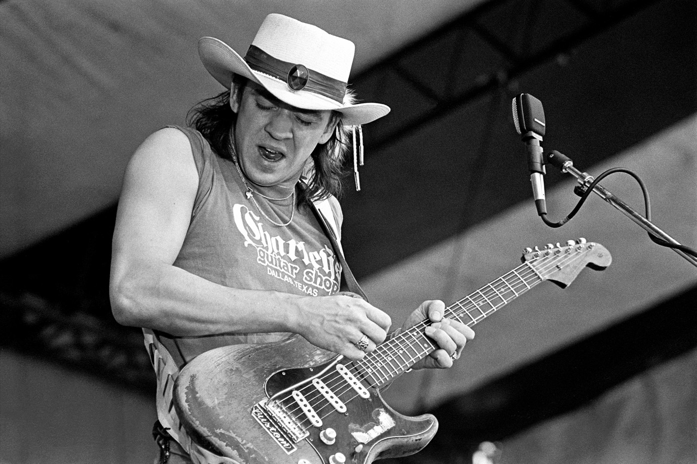 stevie ray vaughan wallpaper,guitar,string instrument,guitarist,musician,musical instrument