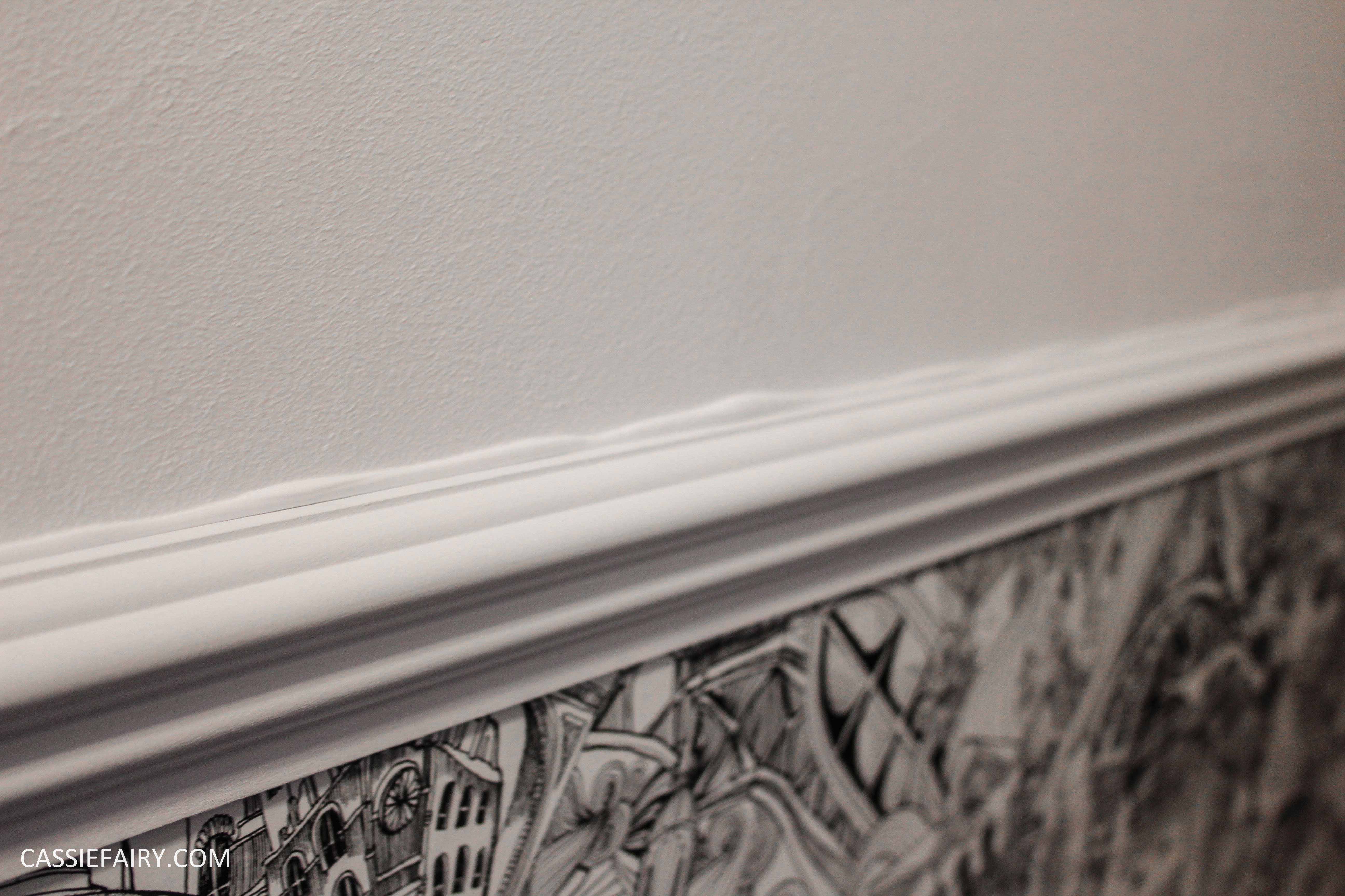 dado rail wallpaper,molding,wall,ceiling,plaster,room (592073