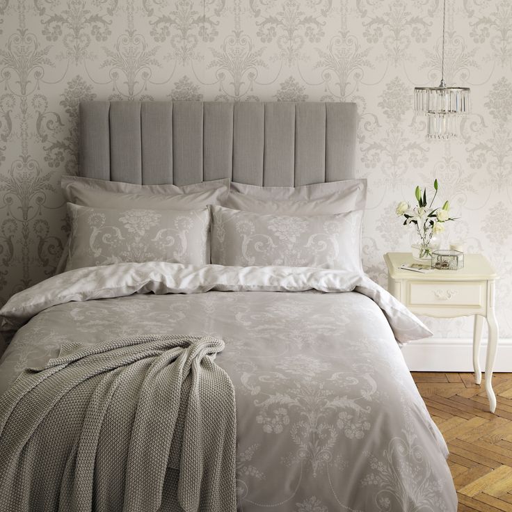 Laura Ashley Bed Linen WallpaperUse