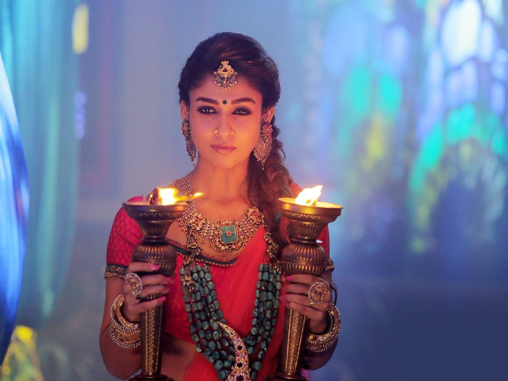 tamil actress wallpapers hq,formal wear,sari,temple,screenshot,jewellery