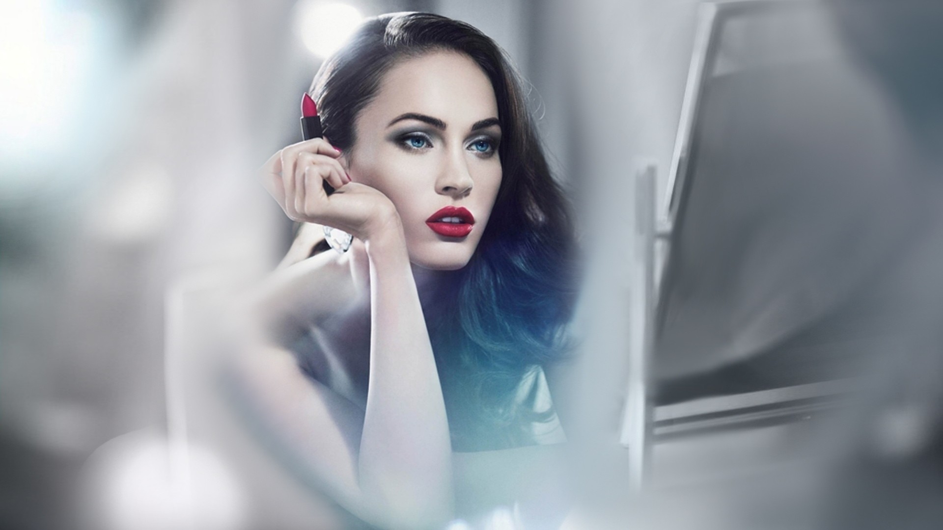 megan fox supergirl wallpaper,capelli,labbro,viso,bellezza,sopracciglio