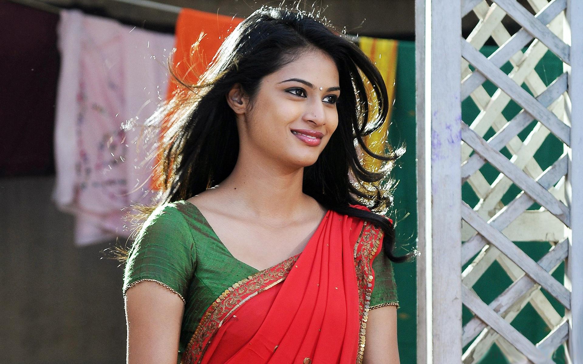 attrice tollywood sfondi hd,capelli,addome,sari,bellezza,freddo