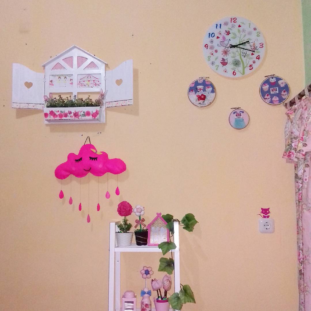 cara membuat wallpaper dinding dari kertas kado,pink,wall,room,display board,plant