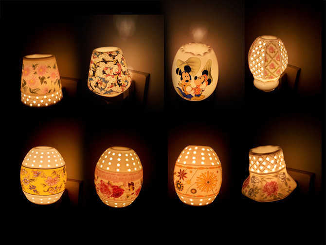 cara membuat wallpaper dinding dari kertas kado,lighting,lighting accessory,lantern,lampshade,nightlight