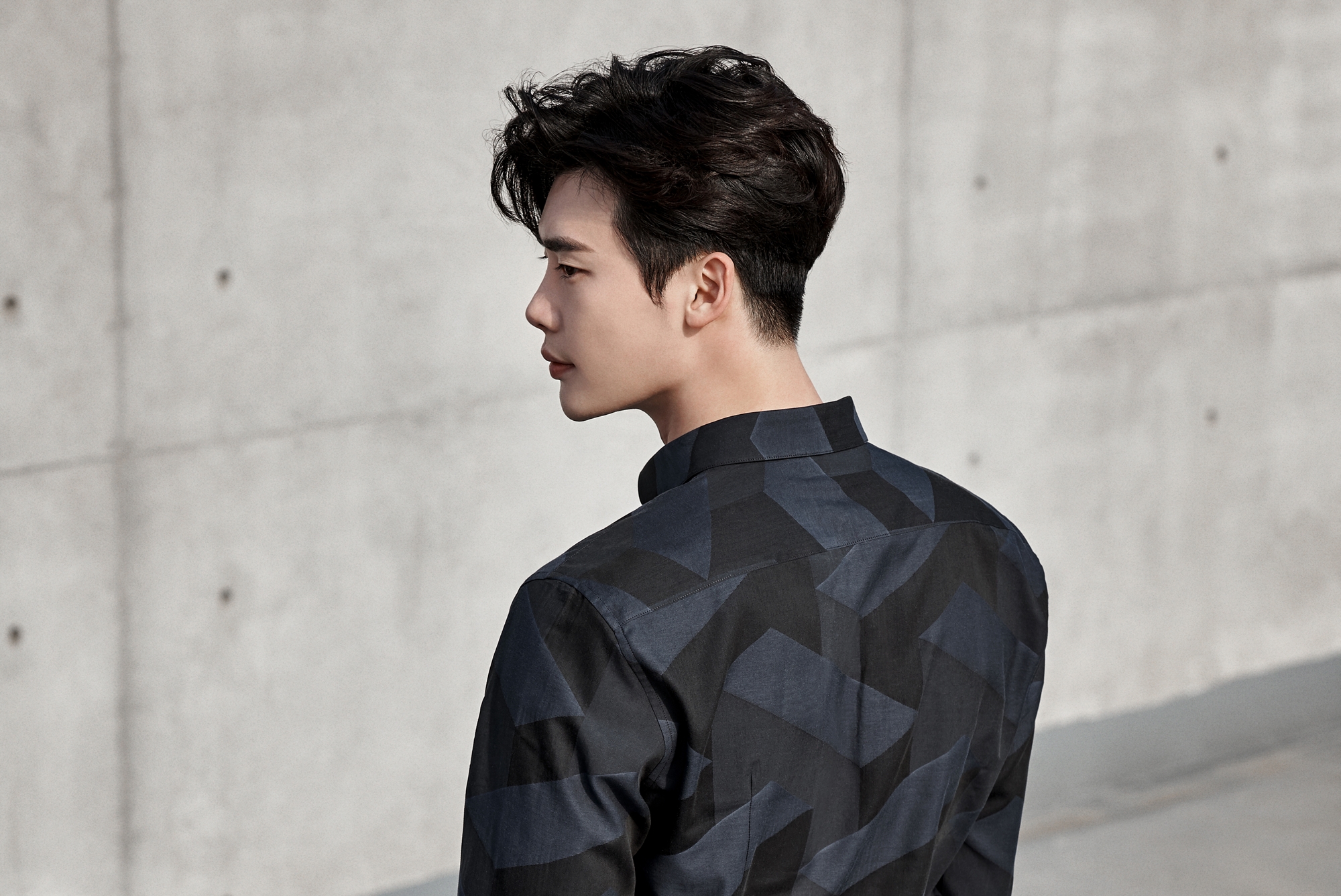 lee jong suk wallpaper,hair,hairstyle,neck,shoulder,fashion