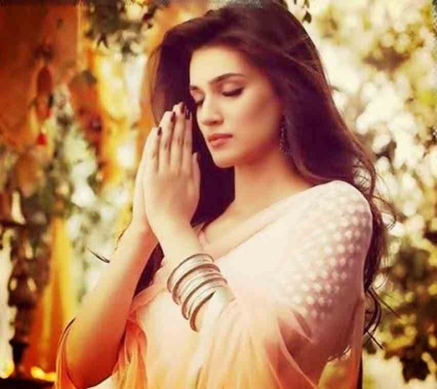 kriti sanon hd wallpapers,people in nature,beauty,photo shoot,photography,long hair