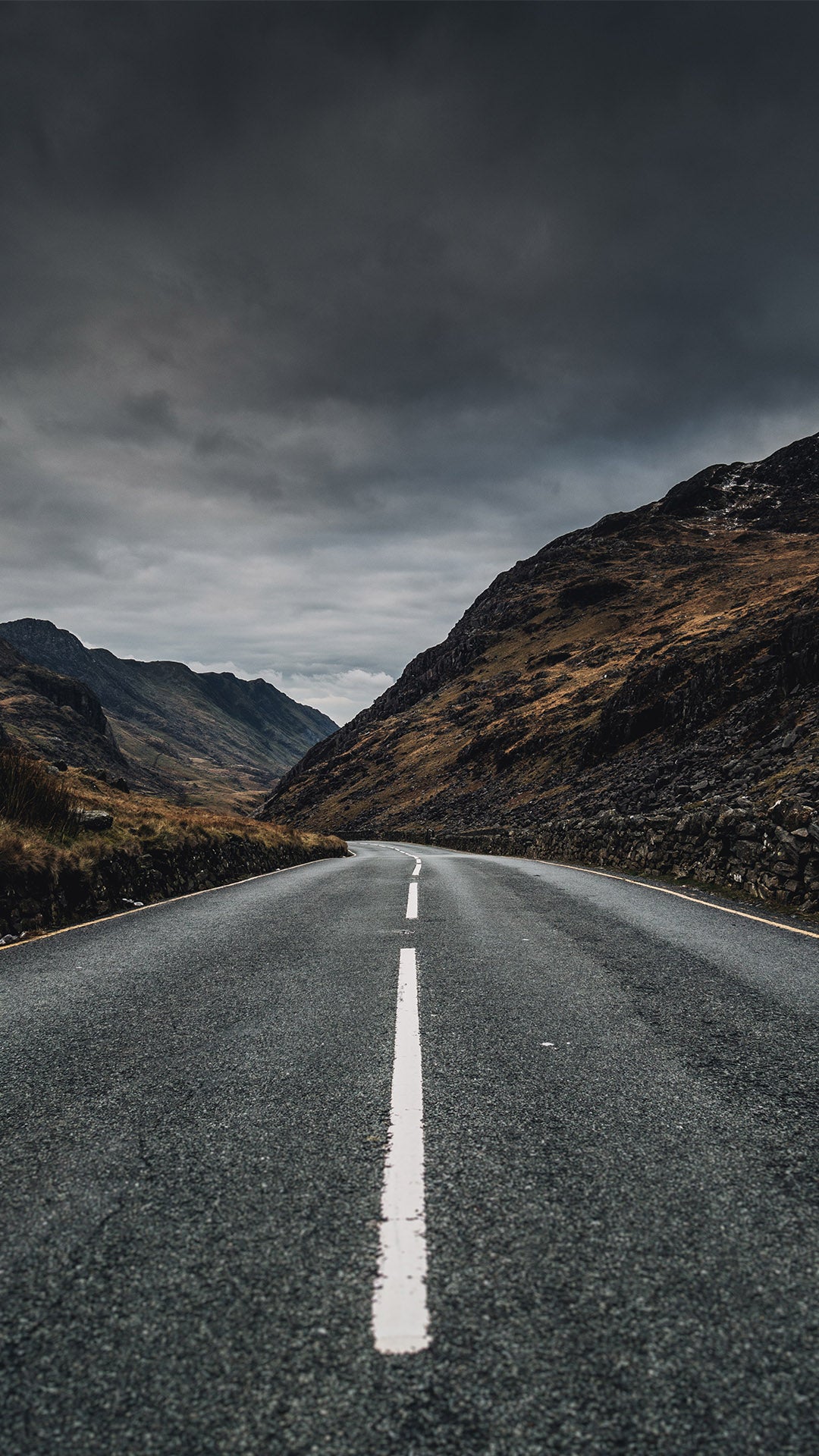 fondos de pantalla wallpapers,road,asphalt,highland,highway,sky