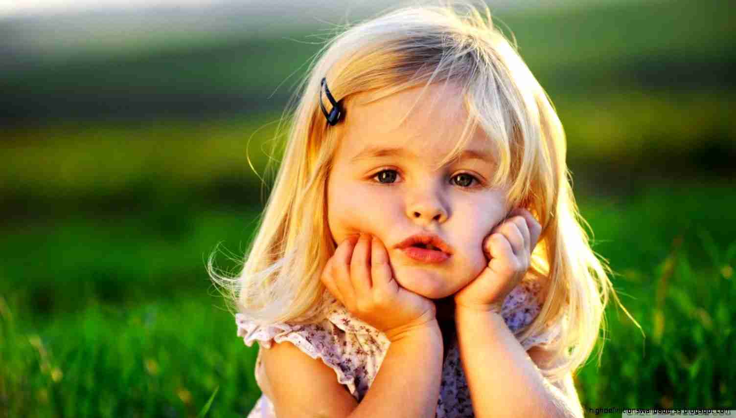 indiano carino baby hd wallpaper,bambino,viso,capelli,erba,sorridi