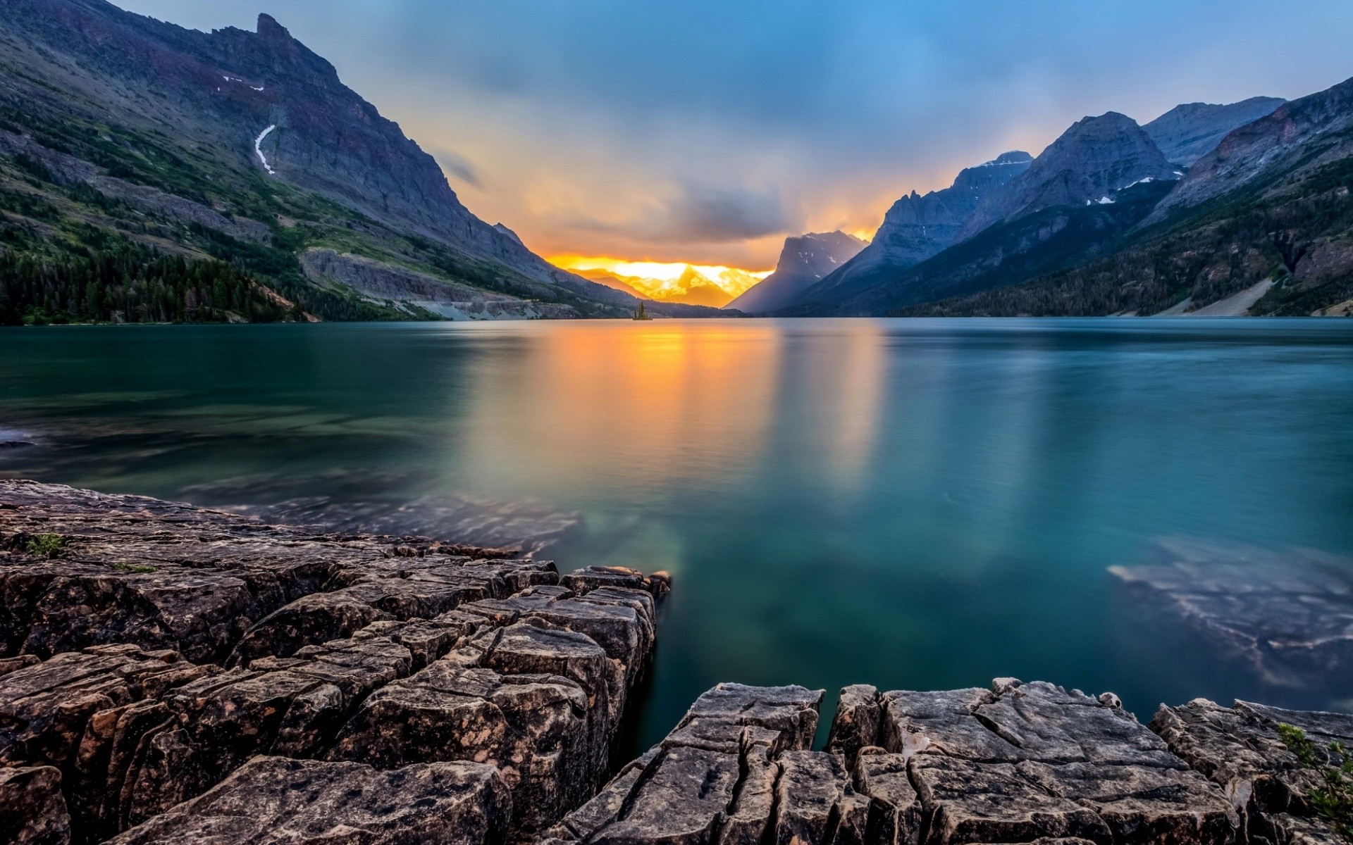 carta da parati montana,corpo d'acqua,natura,paesaggio naturale,montagna,cielo