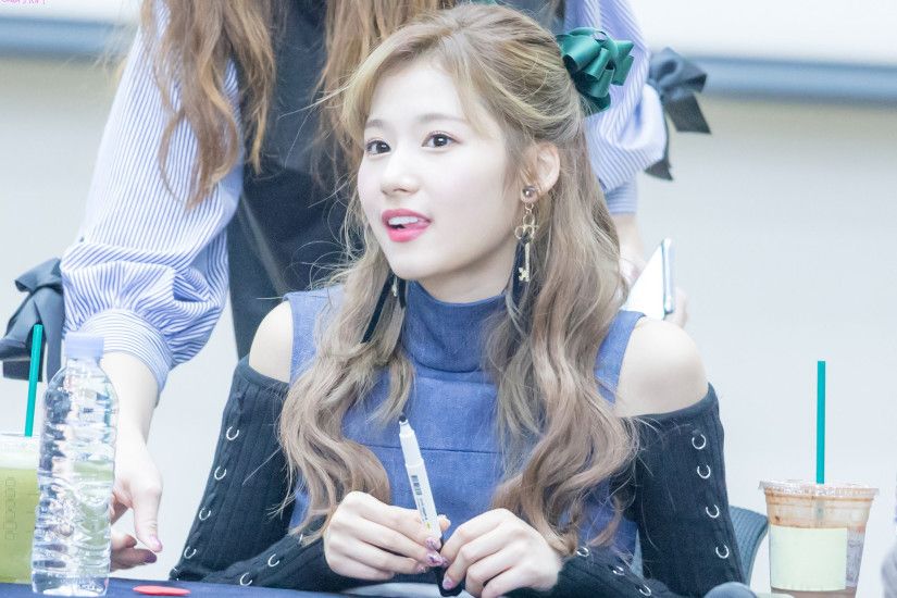 Free Twice Sana Wallpaper Twice Sana Wallpaper Download Wallpaperuse 1