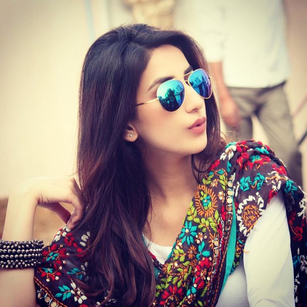 Parul yadav Wallpapers Download | MobCup
