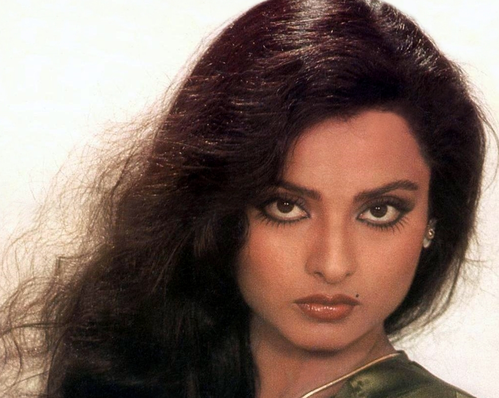 rekha wallpaper,hair,face,hairstyle,eyebrow,forehead