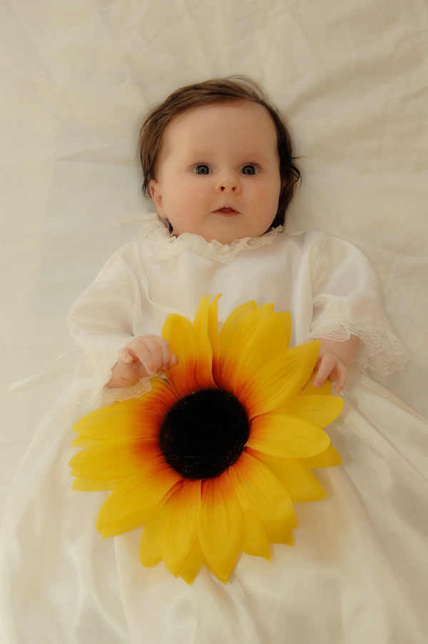 chicas ke fondo de pantalla,niño,amarillo,bebé,niñito,flor