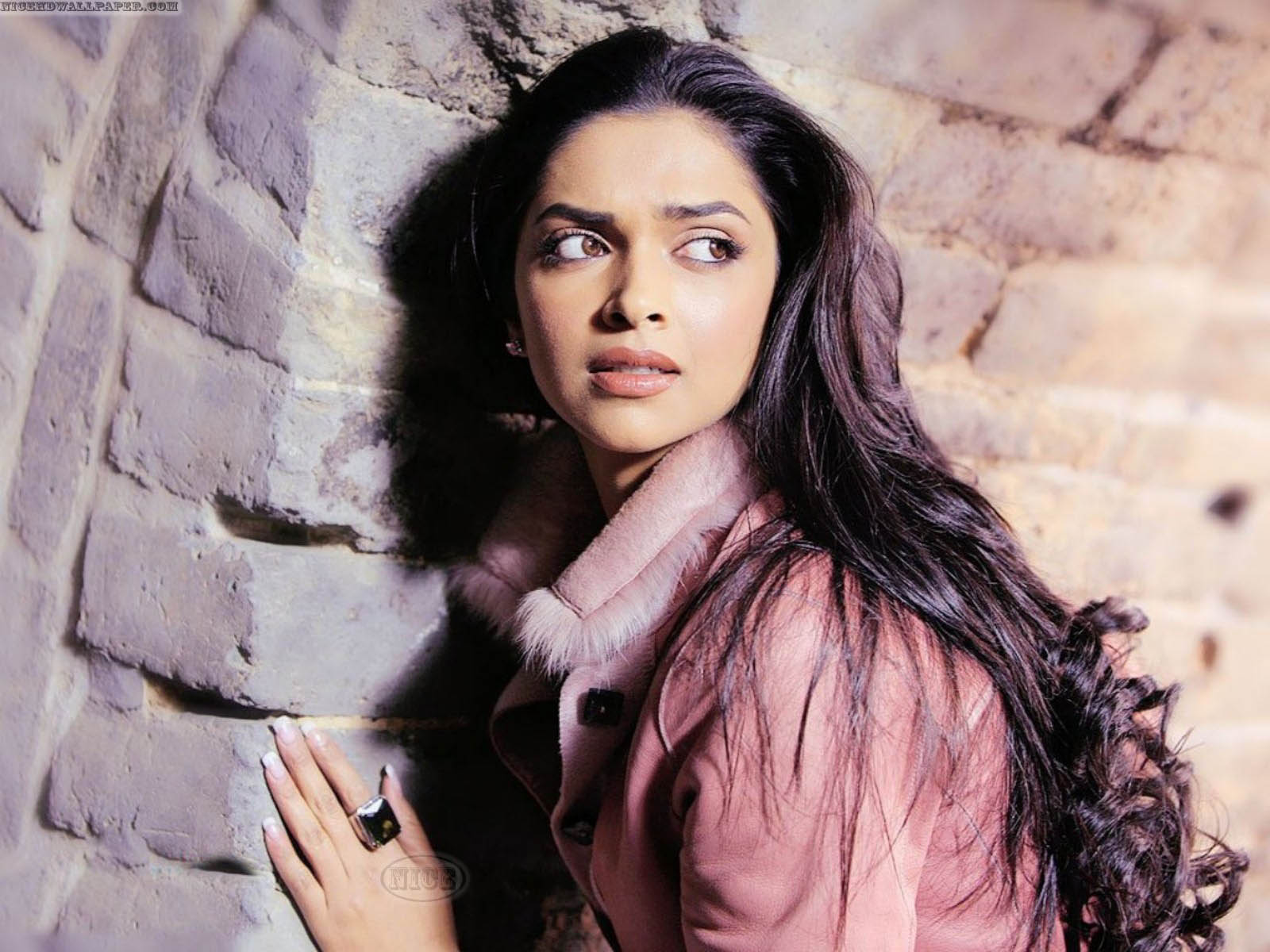 deepika name wallpaper,haar,schönheit,frisur,fotoshooting,schwarzes haar