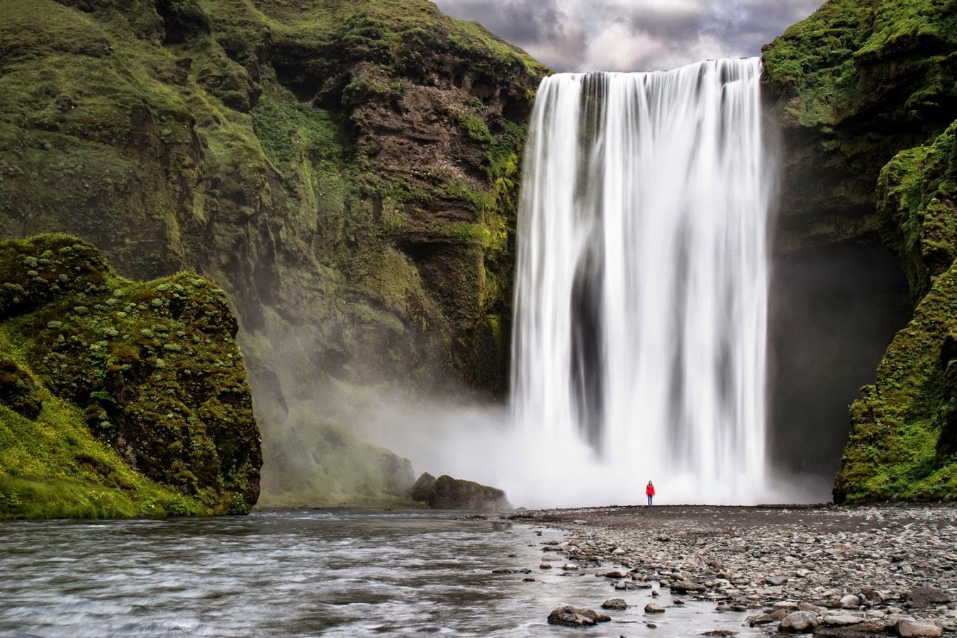 carta da parati likha hua,cascata,corpo d'acqua,risorse idriche,paesaggio naturale,natura