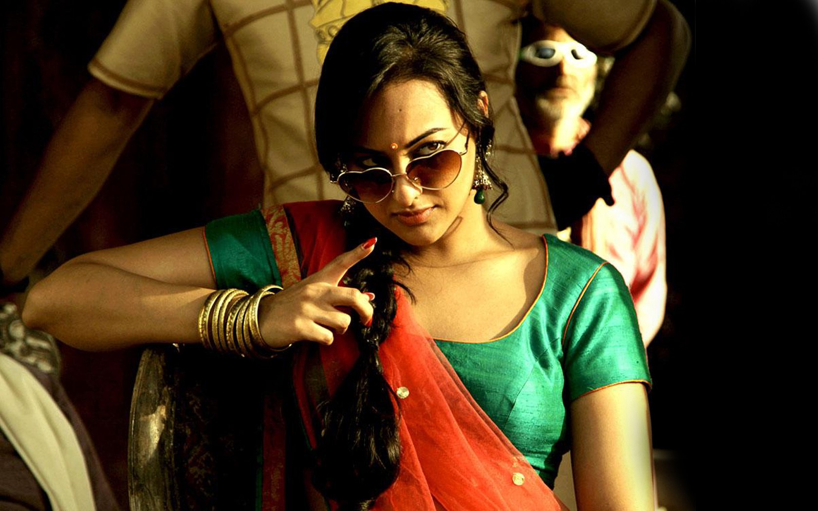 fond d'écran sonakshi ke,lunettes,cool,amusement,des lunettes,la photographie