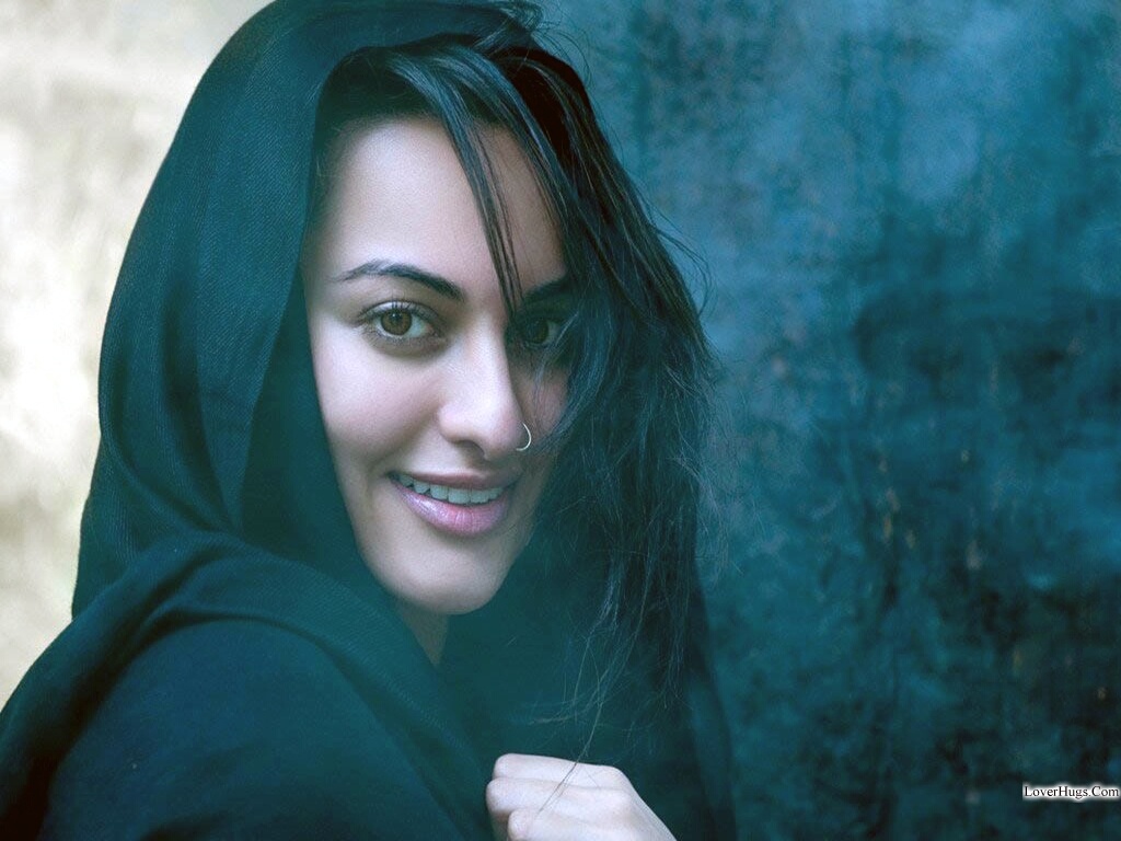 fond d'écran sonakshi sinha ke,visage,cheveux,bleu,sourire,vert