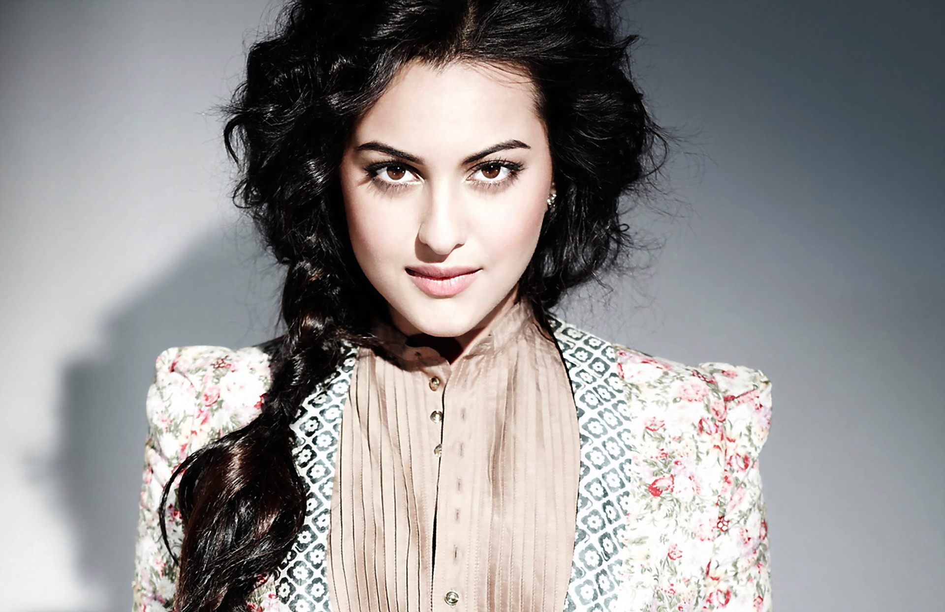 sonakshi sinha wallpaper in voller größe,haar,gesicht,model,frisur,lippe