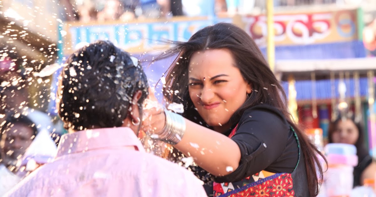 sonakshi sinha ke wallpaper,interaction,hug,fun,kiss,love