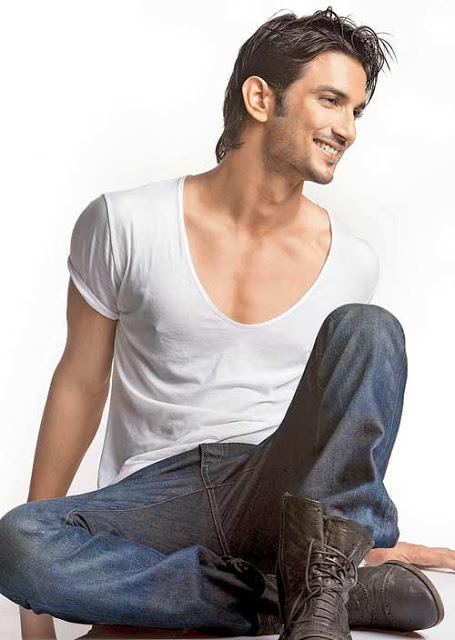 sushant singh rajput fondo de pantalla hd,sentado,peinado,frio,mezclilla,camiseta