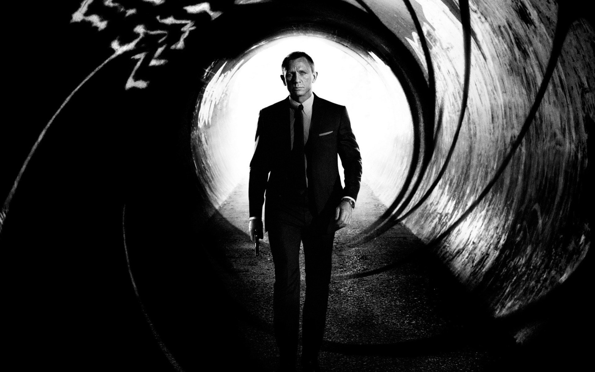 daniel craig hd wallpapers,darkness,black and white,standing,monochrome photography,photography