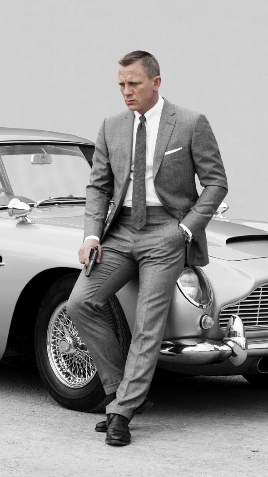 daniel craig hd wallpapers,vehicle,suit,car,luxury vehicle,classic car