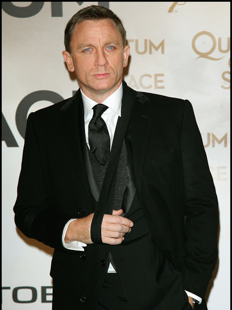 daniel craig fonds d'écran hd,costume,vêtements de cérémonie,smoking,travailleur en col blanc,homme d'affaires