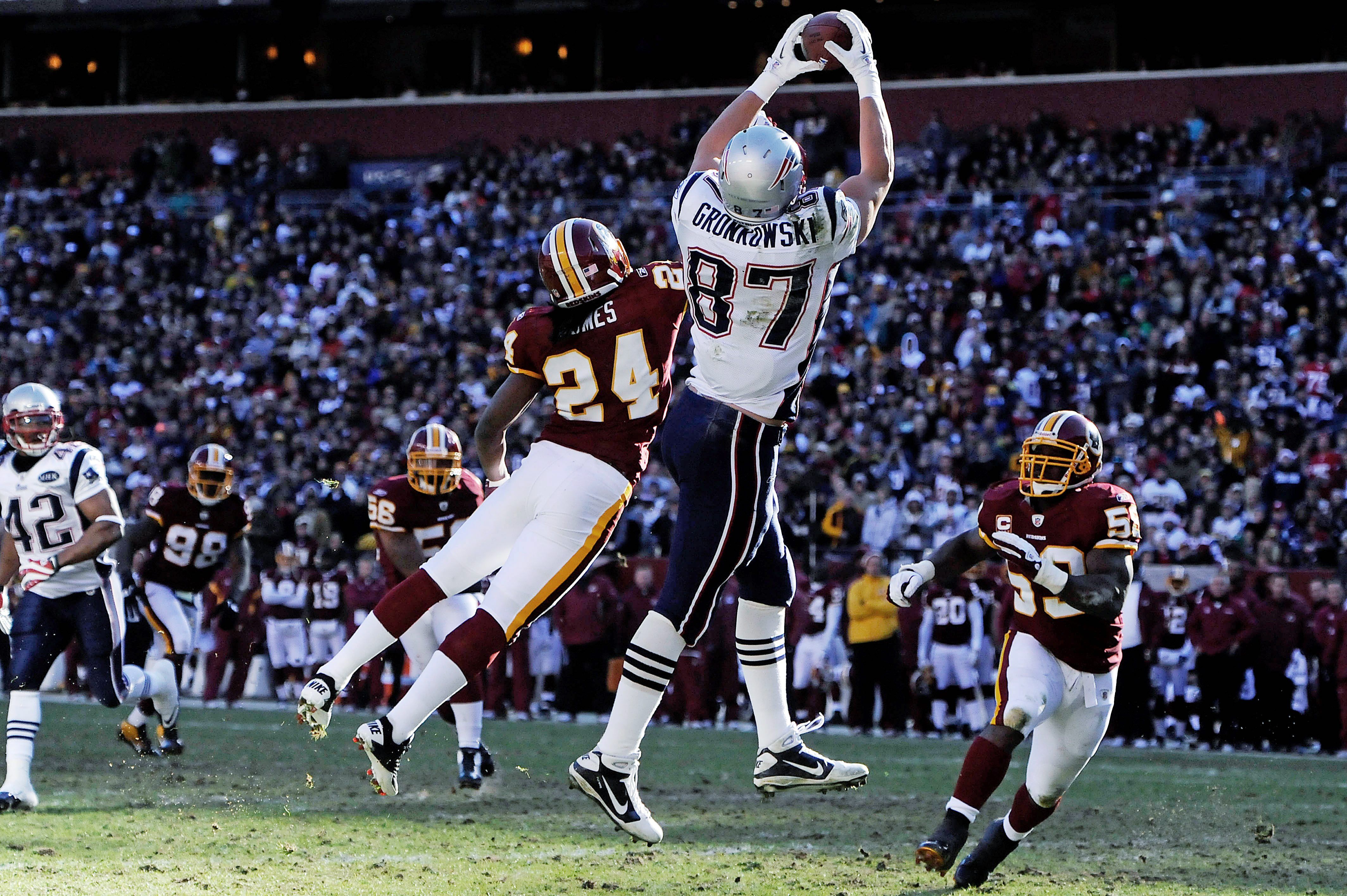 Rob Wallpaper- WallpaperUse