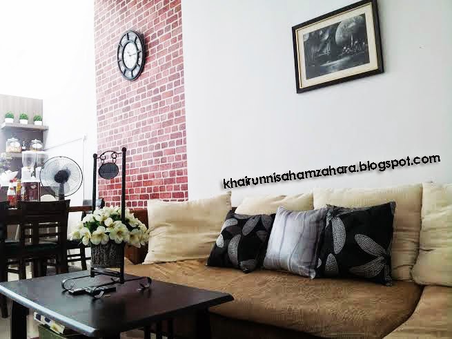 cara pasang wallpaper kaison,living room,room,property,interior design,wall