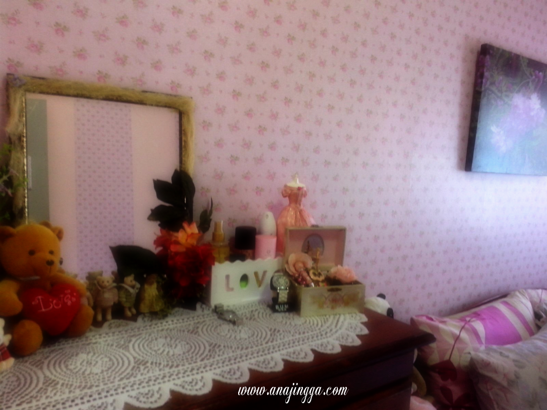 cara pasang wallpaper kaison,room,pink,property,interior design,furniture