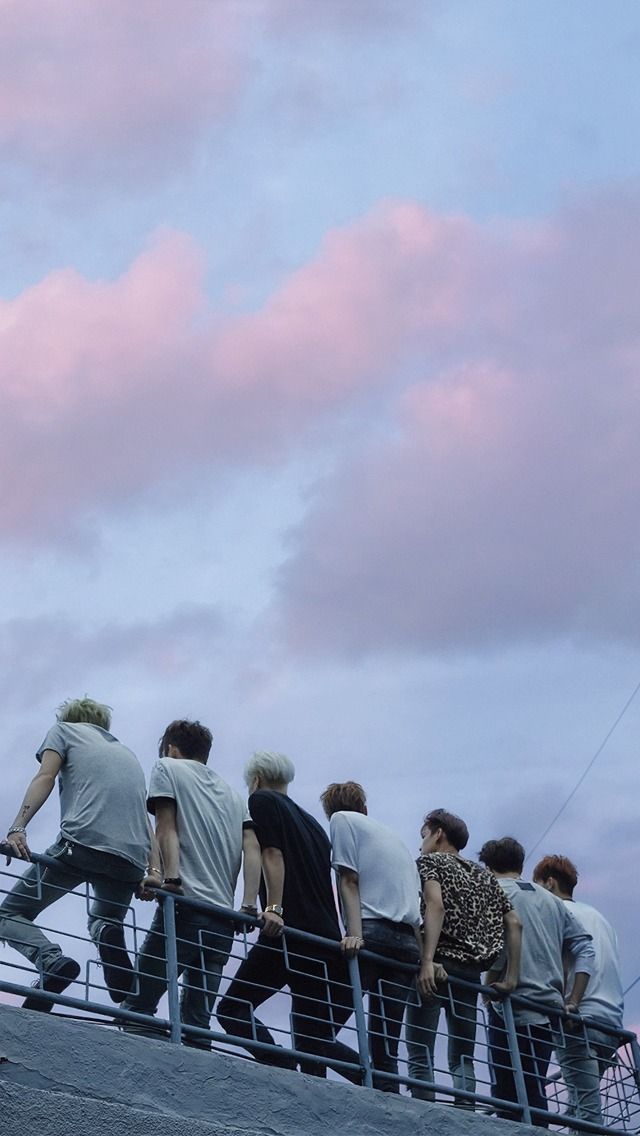 korean phone wallpaper,sky,crowd